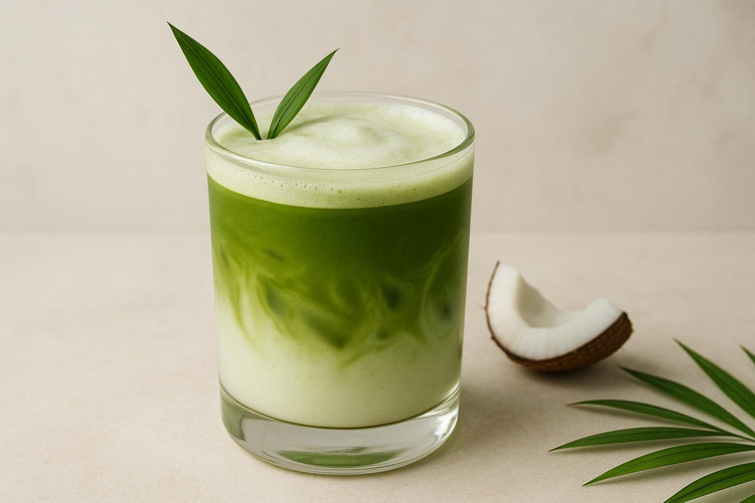 Tropikalne Matcha Coconut Latte