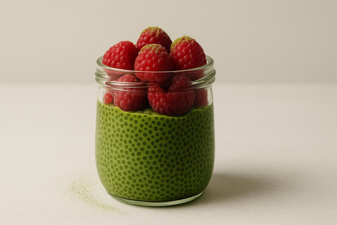 Chia Pudding z Malinami i Matchą