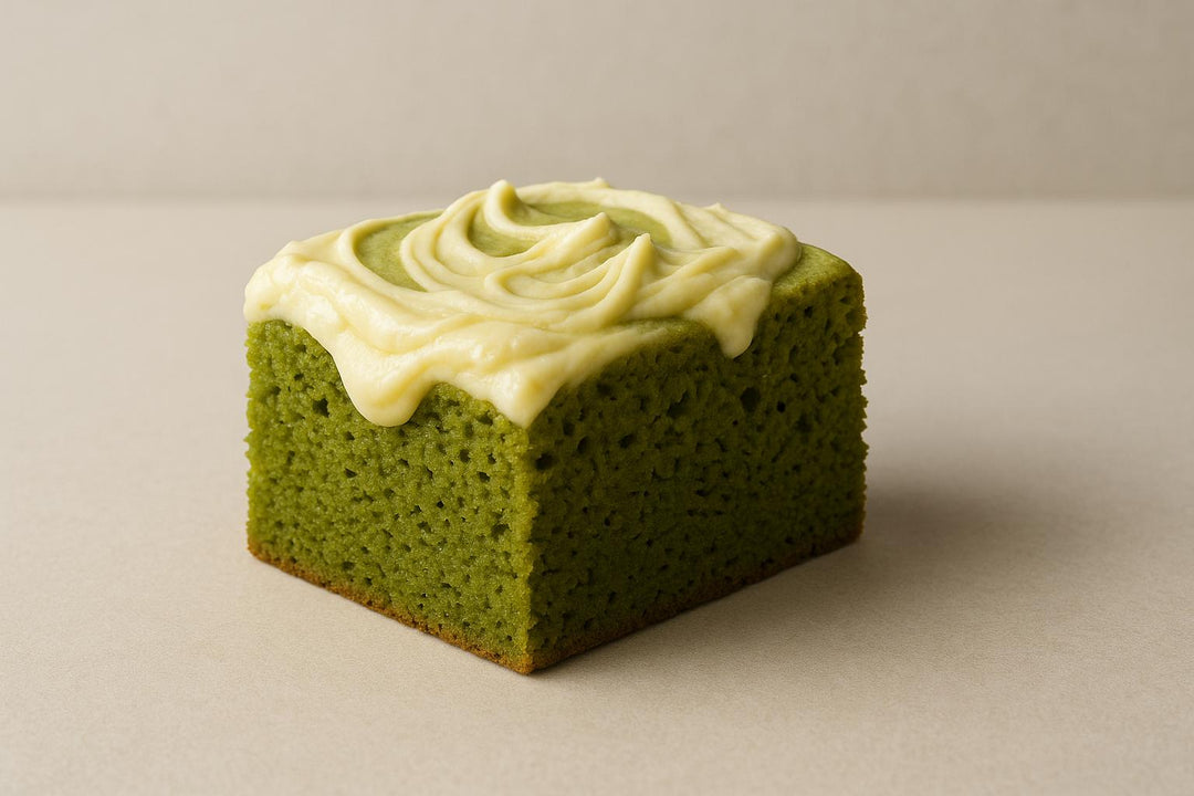 Matcha Brownie z Kremowym Twistem